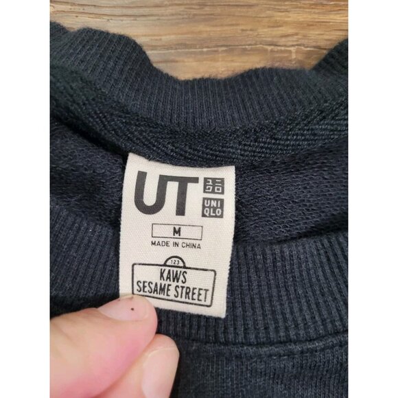 KAWS x Sesame Street Sweatshirt Medium | Used | Uniqlo Collaboration - Picture 8 of 10